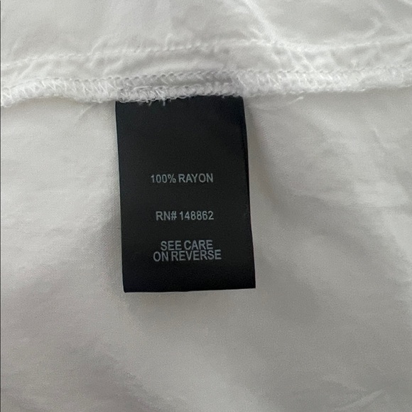 Torrid White V-Neck Button-Up Blouse 👚 - Picture 3 of 5